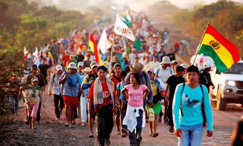 Marcha contra el Gobierno de facto en Bolivia avanza hacia La Paz