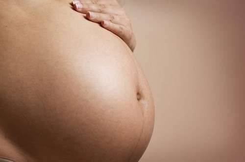 Cuba amplía protección a maternidad acorde con Código de Familias