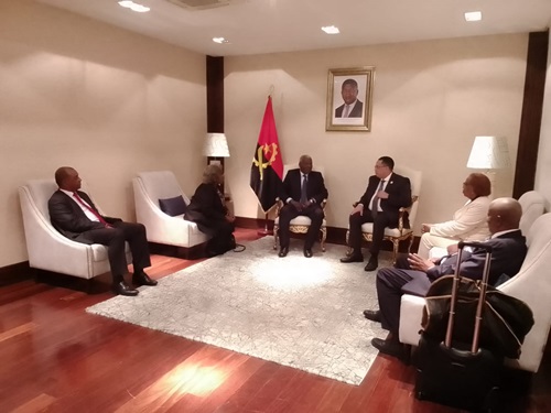 Llegó a Angola presidente de Asamblea Nacional de Cuba