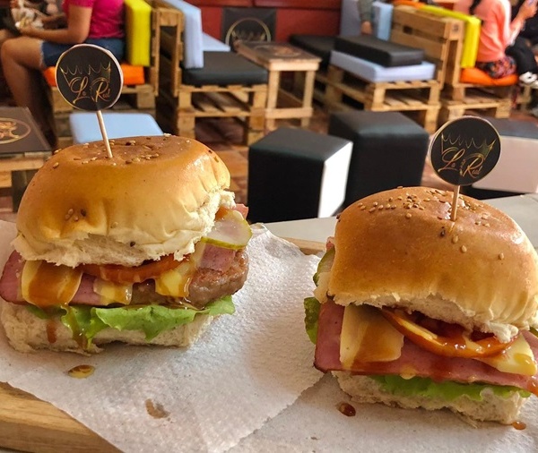 La Real, hamburguesas con un toque único +(Fotos)