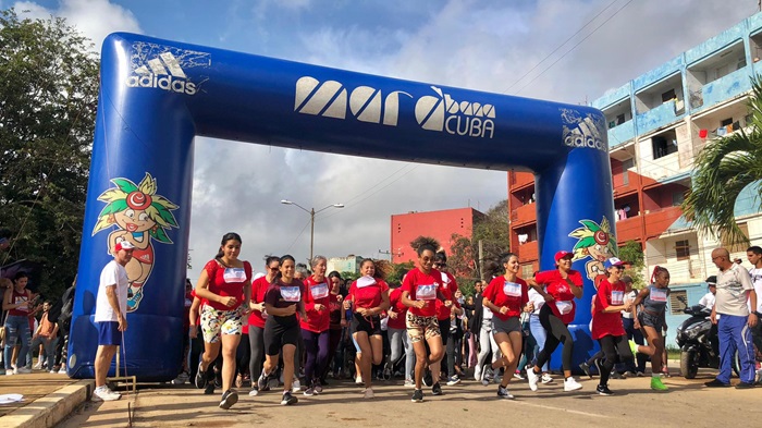 Realizan carrera-caminata en homenaje a las mujeres artemiseñas +(Fotos)