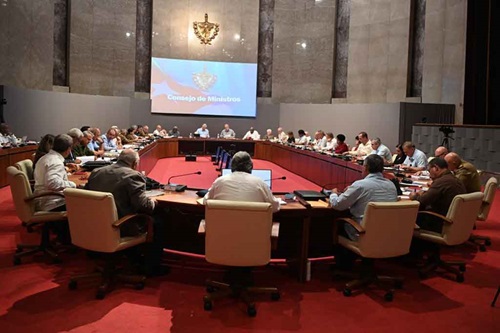 Insta gobierno de Cuba a encontrar soluciones a problemas acumulados