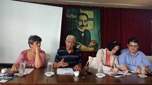 Debaten temas de funcionamiento integrantes de la Sociedad Cultural José Martí en San Cristóbal