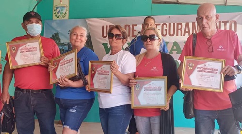 UEB Aseguramiento de la Empresa de Acopio y Beneficio del Tabaco Lázaro Peña recibe distinción Vanguardia Nacional