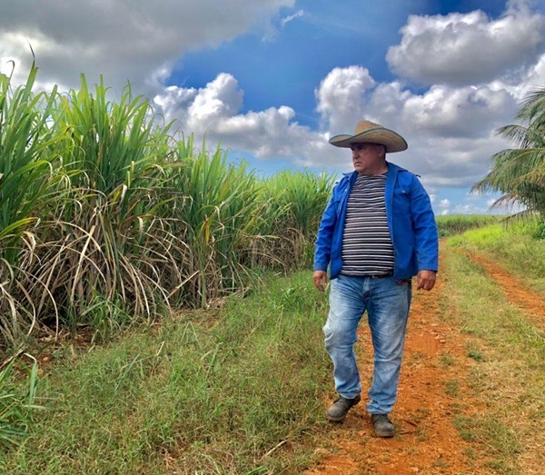 Israel Martín Montero: un hombre de los campos de Cuba +(Fotos y video)