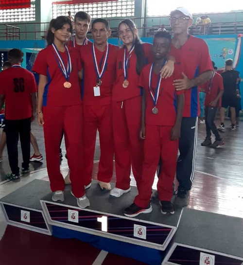 En San Cristóbal, siempre nuevos desafíos para el bádminton