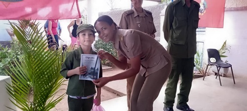 Premian a ganadores del concurso Amigos de las FAR +(Video)