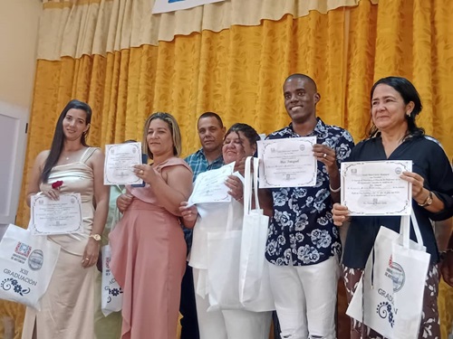 Más profesionales tras la graduación universitaria en San Cristóbal +(Fotos)