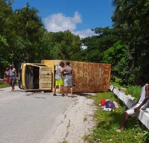 Sin víctimas fatales, un accidente masivo más este verano