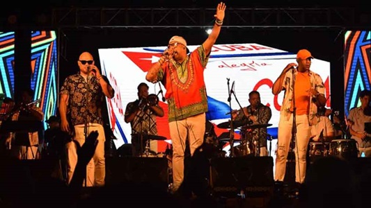 Orquestas como Los Van Van abrirán el X Festival de la Salsa en Cuba