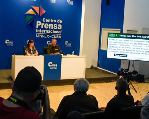 Presenta Cuba nuevas leyes migratorias